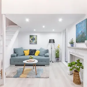 Green Apartment Apartment