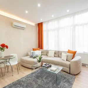 Appartement Modern, Quiet & Cozy In The Middle Of Downtown Near Danube At Fashion Street, Budapest